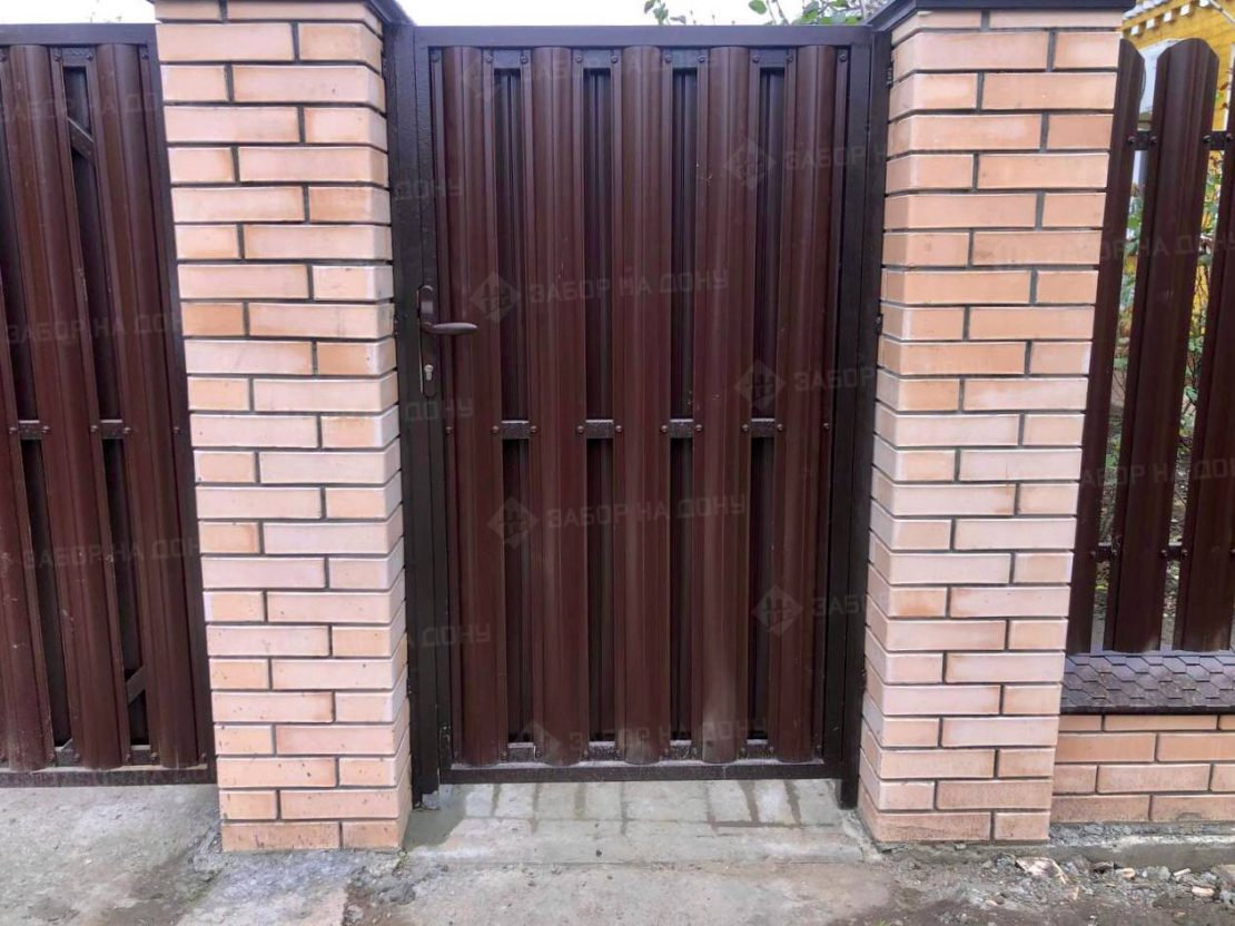 Калитка из евроштакетника  в Аксае
